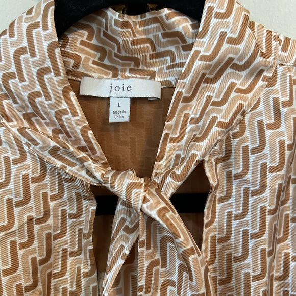 Joie Joslin Tie Neck Silk Printed Blouse Premium Label Quiet Luxury Size Large - Picture 4 of 8